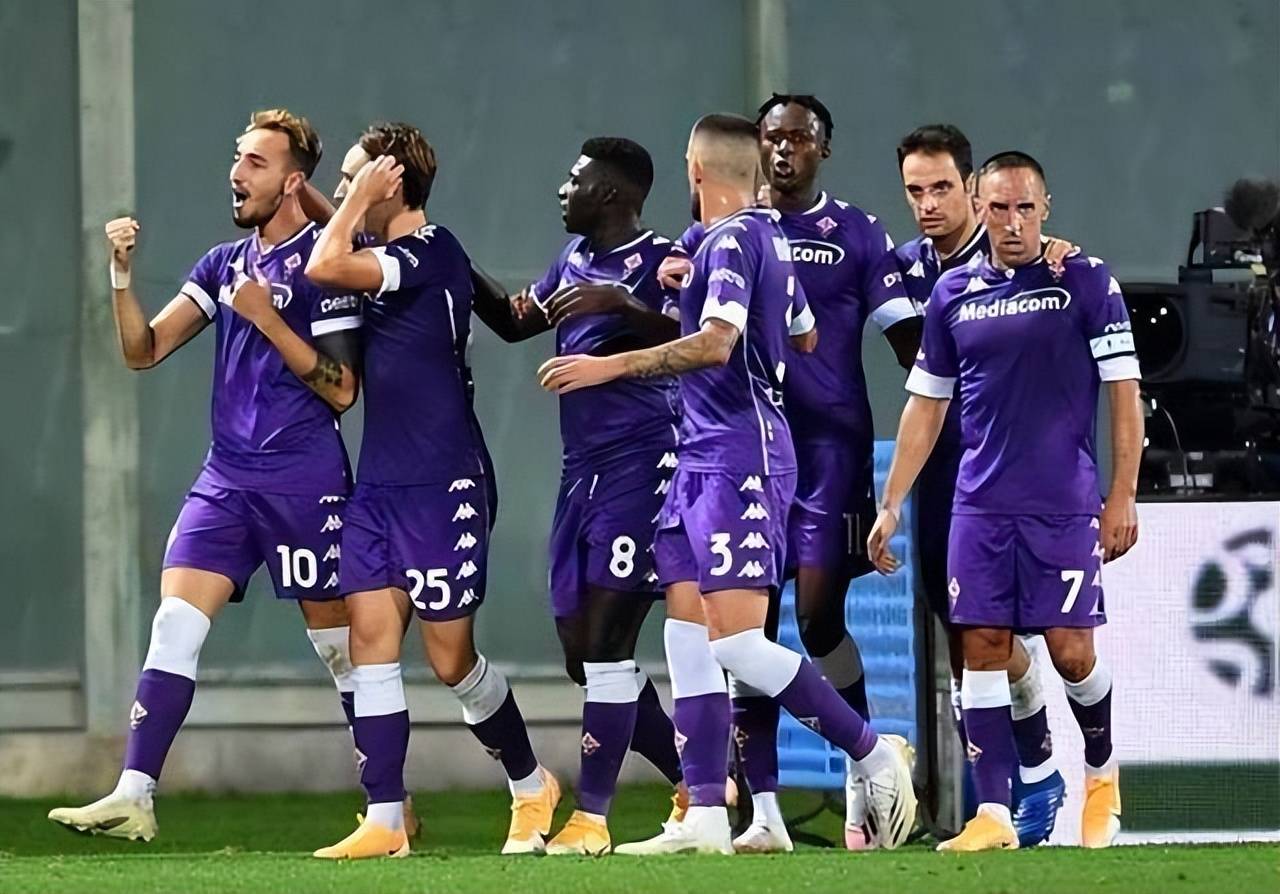 开云体育在线-佛罗伦萨逆风翻盘，功绩显赫赢得球迷青睐的简单介绍