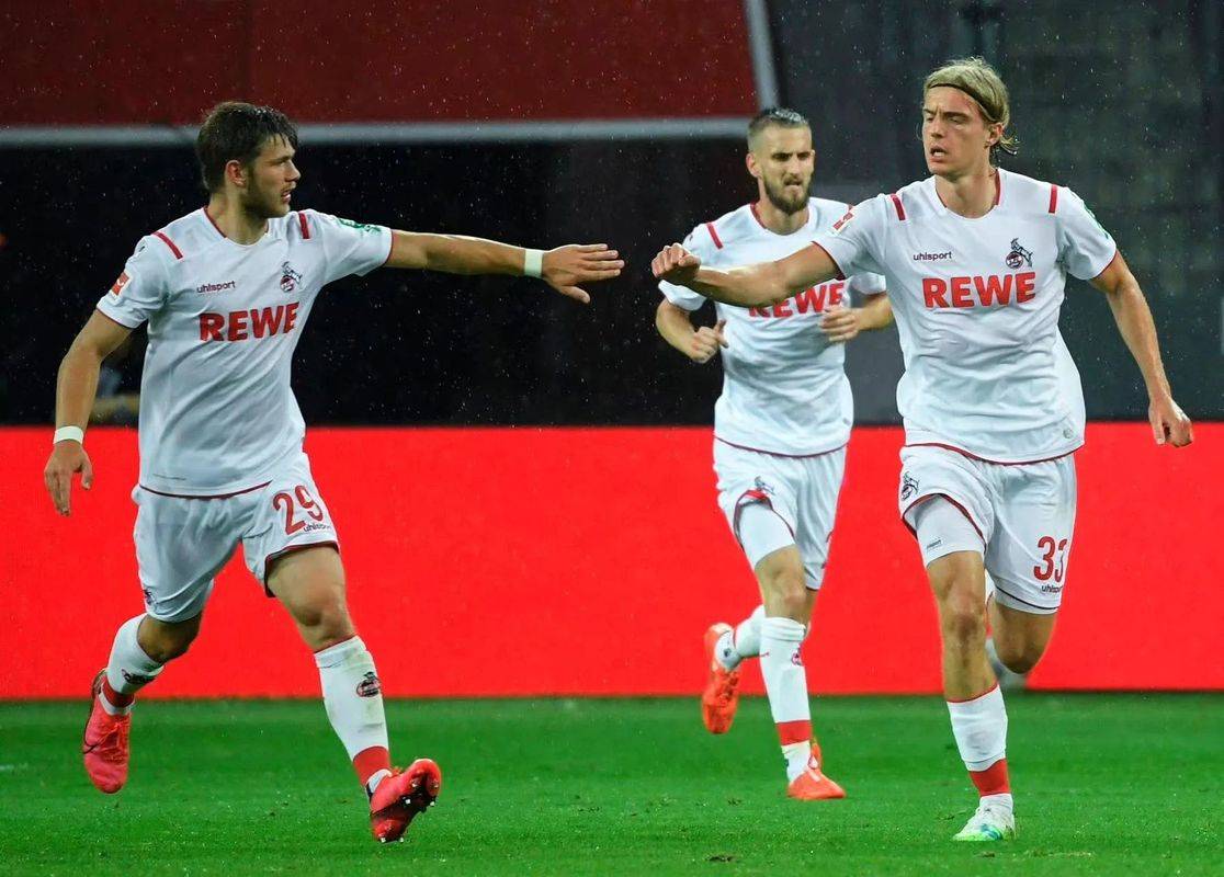 汉堡队客场战胜对手,球员信心大增 汉堡队客场战胜对手,球员信心大增