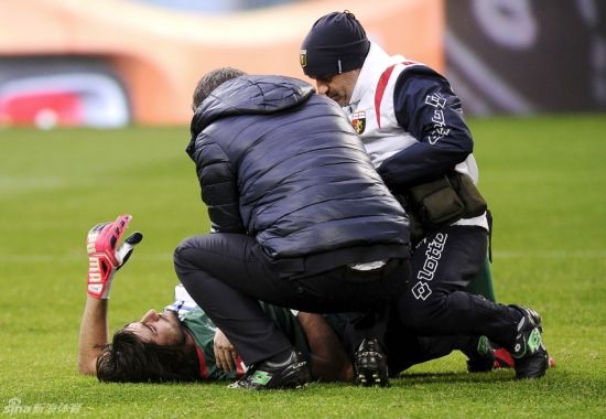 包含热那亚球员间发生冲突事件,俱乐部立即开除的词条 包含热那亚球员间发生冲突事件,俱乐部立即开除的词条