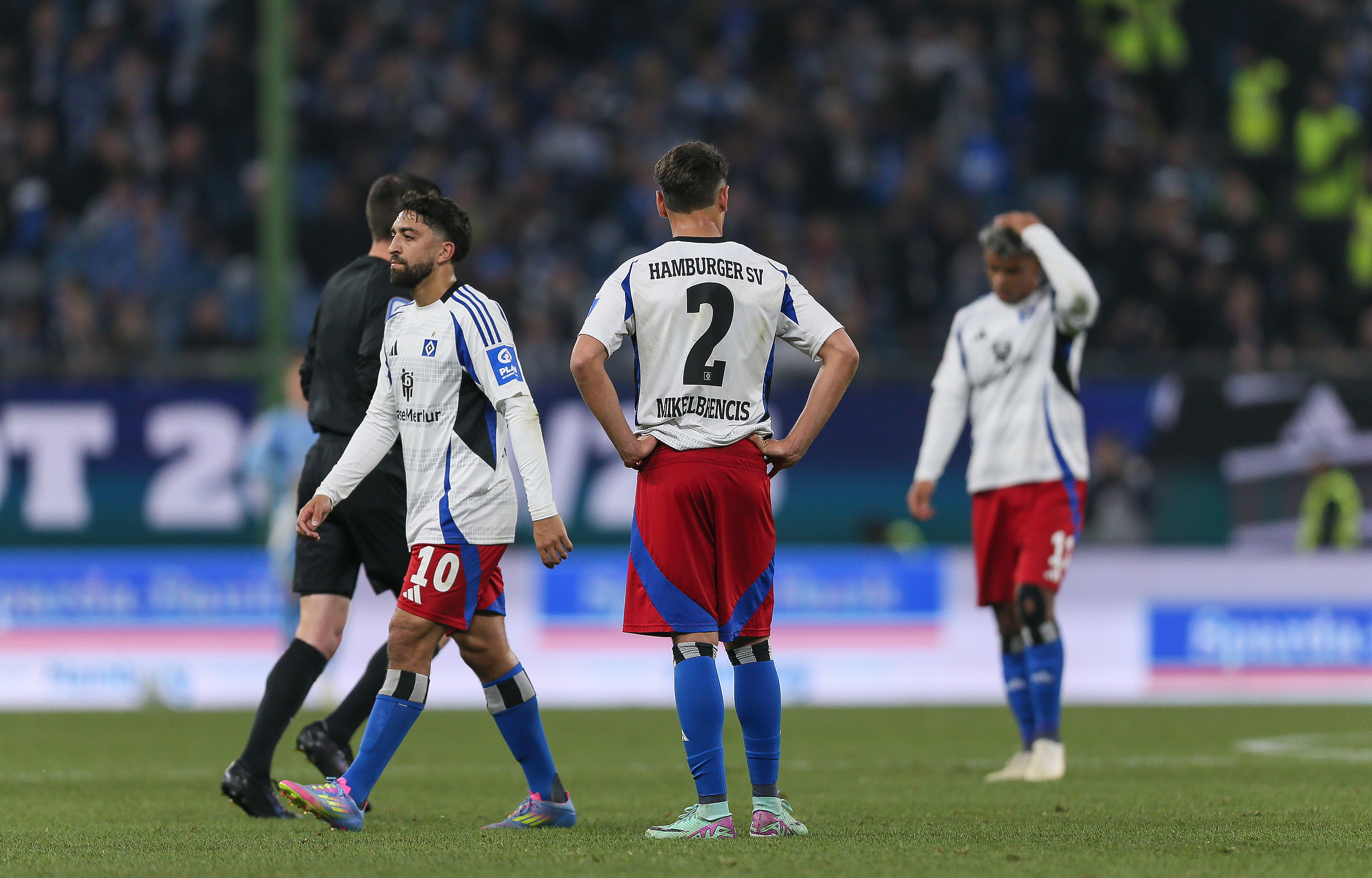 关于沙尔克连败加剧保级风险,德国足球联赛保级形势岌岌可危的信息 关于沙尔克连败加剧保级风险,德国足球联赛保级形势岌岌可危的信息