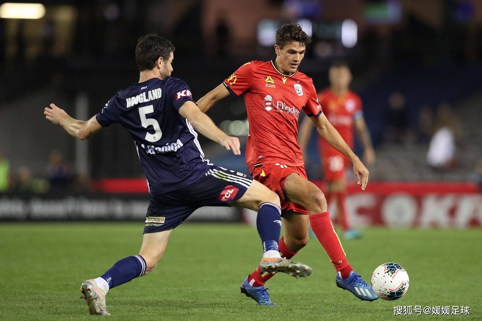 开云体育下载-足球比赛中的意外之喜持续上演