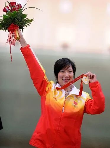 巴西女子自行车选手首夺奥运金牌 巴西女子自行车选手首夺奥运金牌