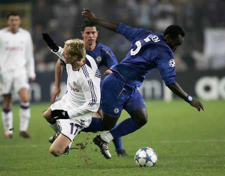 开云下载-安德莱赫特击败巴塞罗那，创下欧冠历史的简单介绍