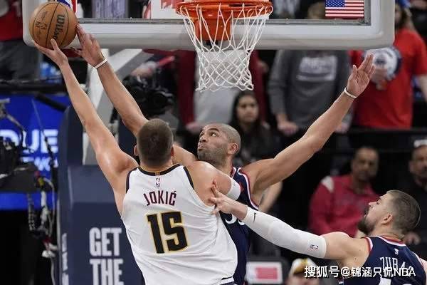 快船进攻火爆，成功晋级下一轮的简单介绍