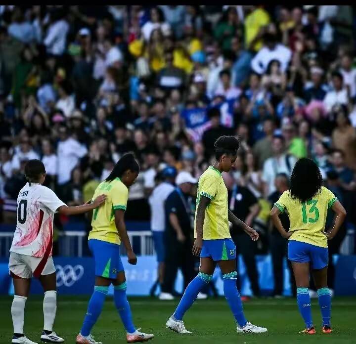 美国女足大胜巴西女足,横扫比赛赛场 美国女足大胜巴西女足,横扫比赛赛场