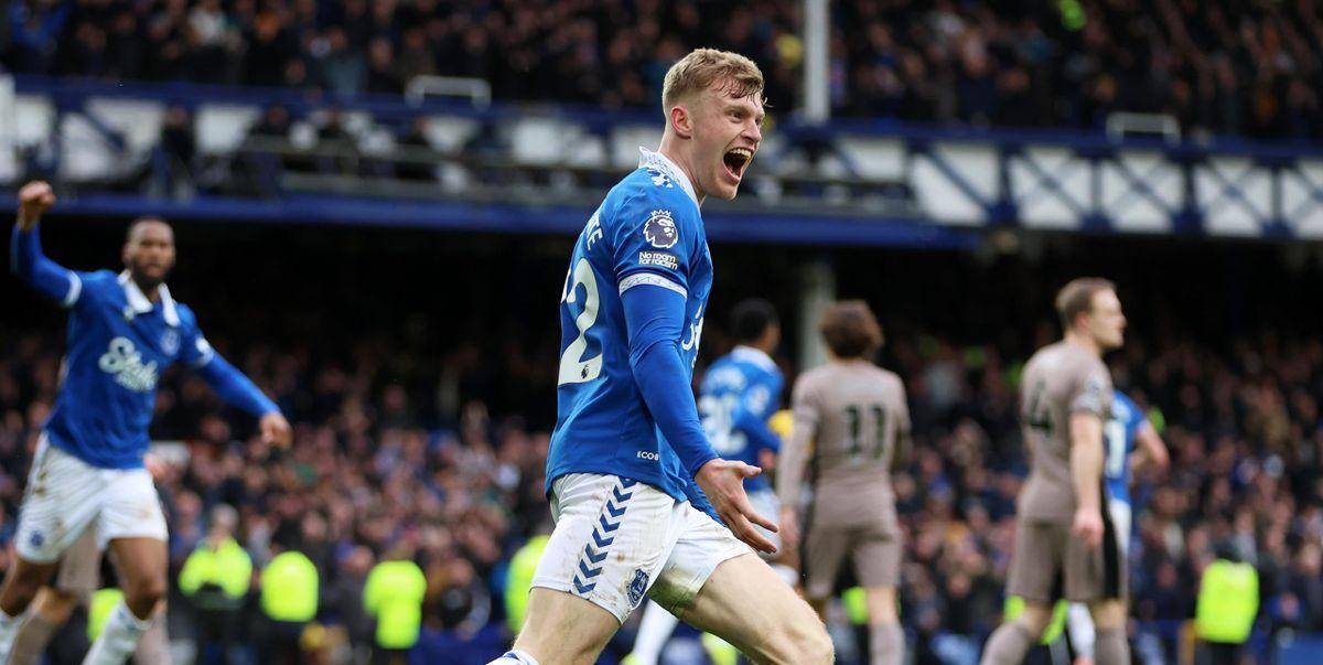 诺里奇连遇两败,保级形势日益严峻 诺里奇连遇两败,保级形势日益严峻