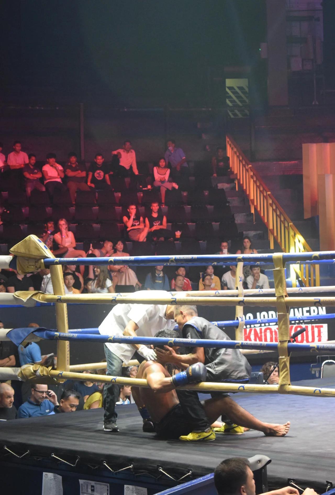 拳击女子半决赛泰国选手获胜 拳击女子半决赛泰国选手获胜