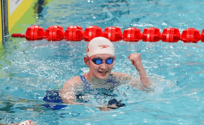 日本游泳选手刷新世界纪录,夺金成功 日本游泳选手刷新世界纪录,夺金成功