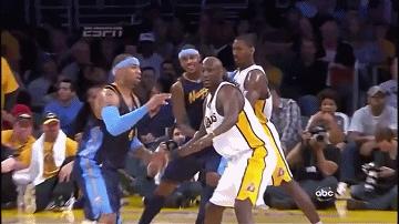 英雄之争!球场上的搏击对决 英雄之争!球场上的搏击对决