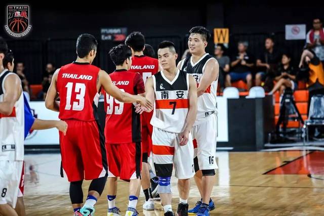 开云体育官网-泰国篮球联赛的明星球员引领球队夺冠