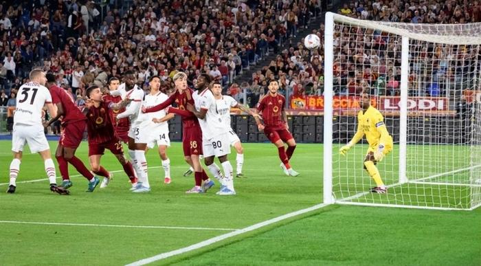 AC米兰遗憾出局,无缘欧冠淘汰赛 AC米兰遗憾出局,无缘欧冠淘汰赛