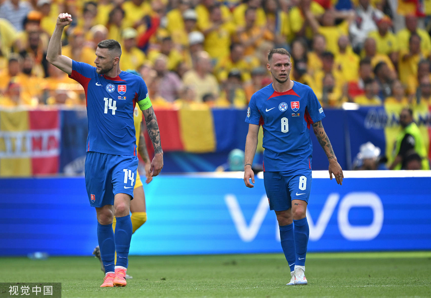 斯洛伐克球队获得比赛胜利,晋级下一轮 斯洛伐克球队获得比赛胜利,晋级下一轮