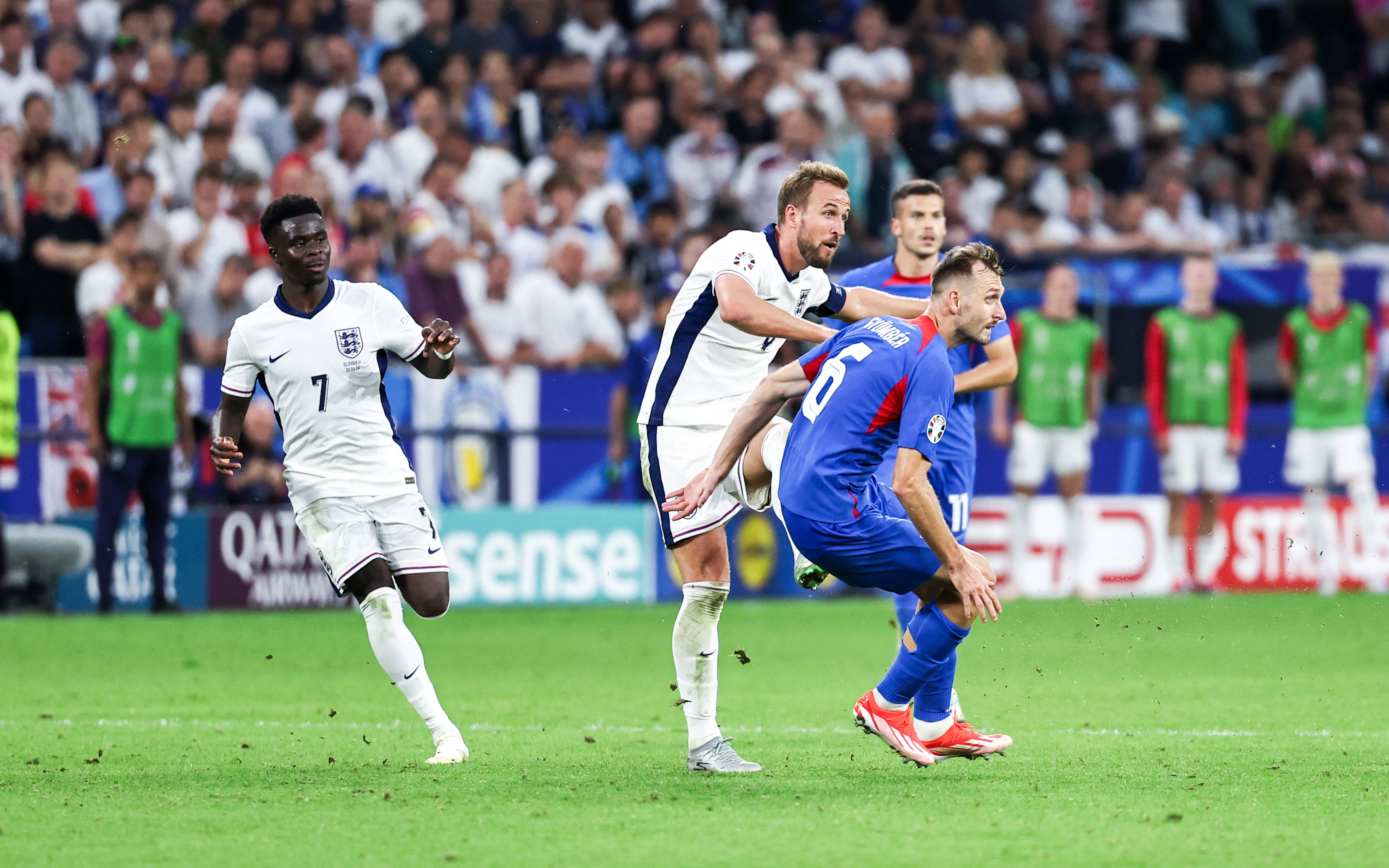 激战再现！欧洲足球传统盛事各路强队角逐的简单介绍