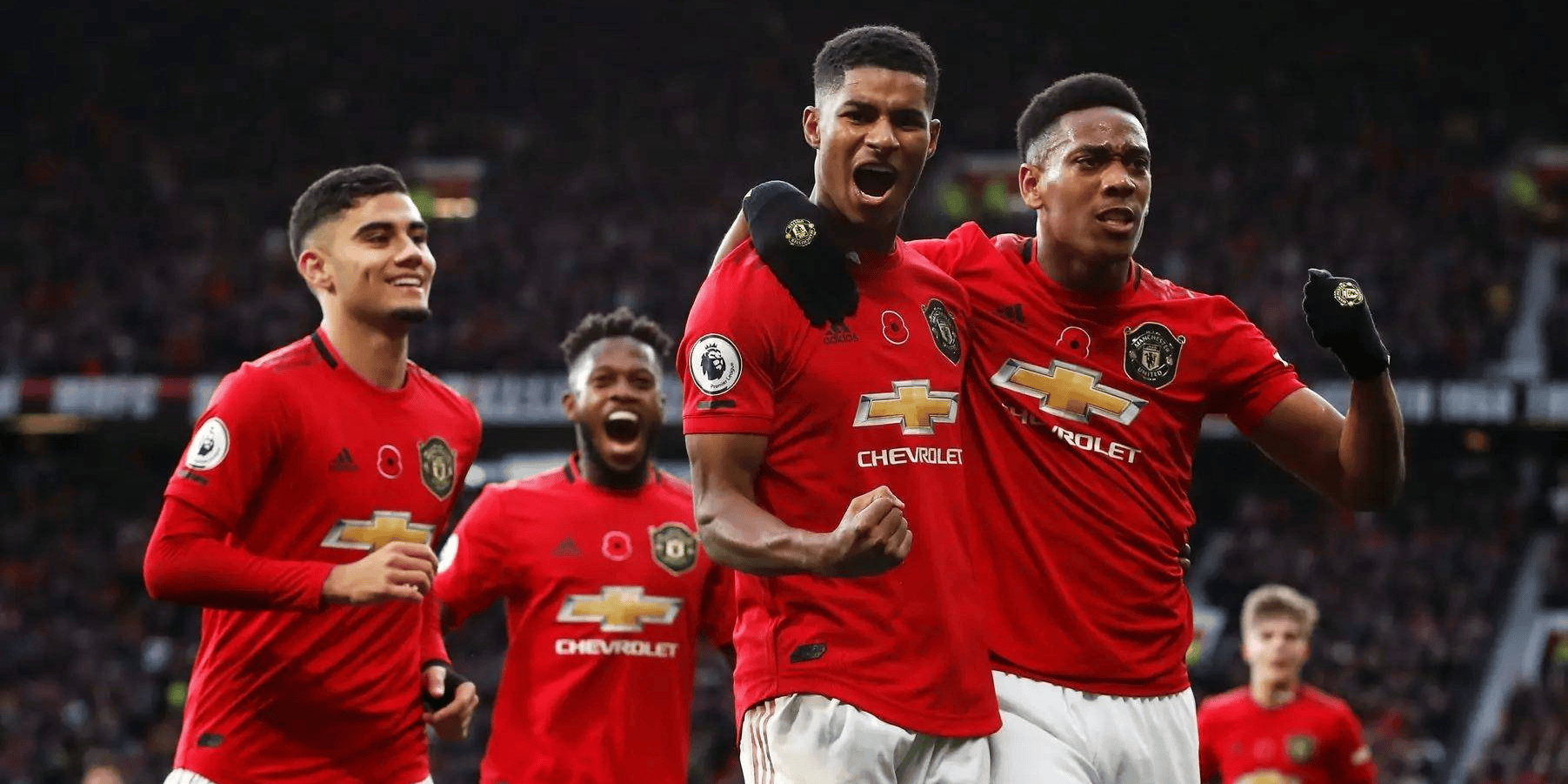 开云下载-狼队主场逆转热刺，豺狼军团状态回升