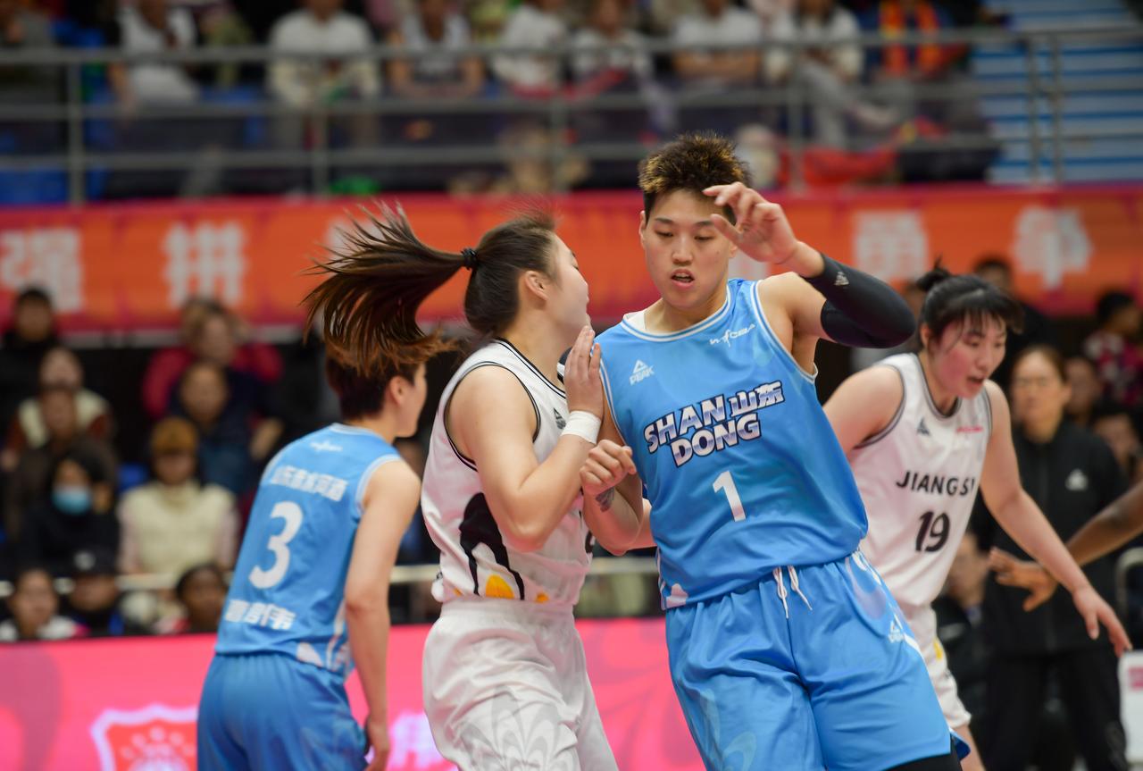 开云体育在线-青岛女篮全员集结备战，冲击新赛季