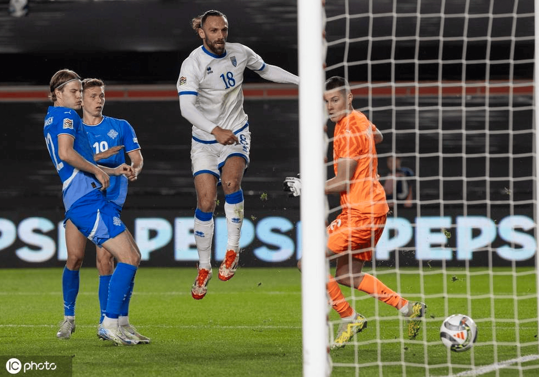 开云体育中国-关于冰岛足球队在国际比赛中实现神奇逆袭的信息