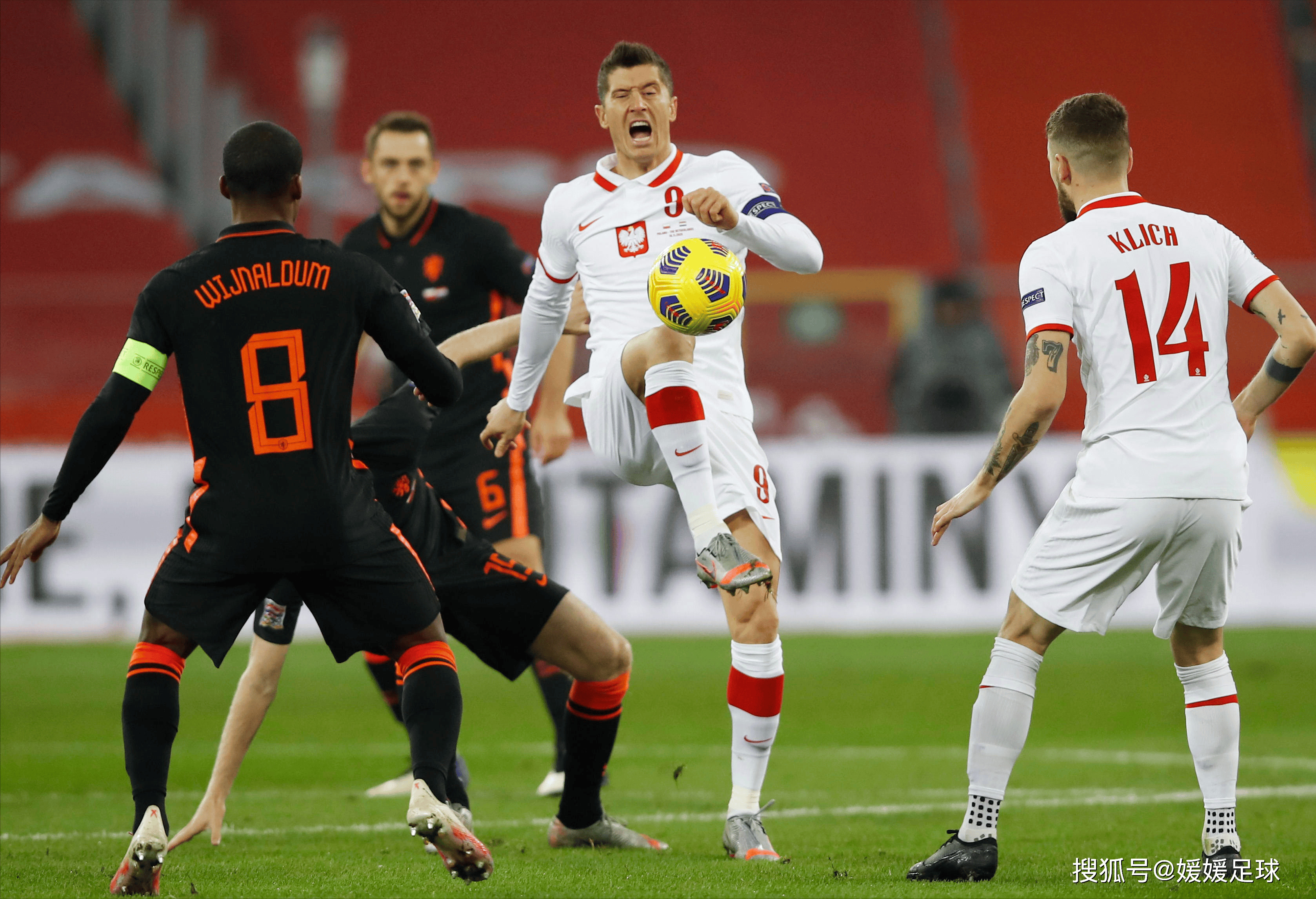 关于冰岛足球队在国际比赛中实现神奇逆袭的信息 关于冰岛足球队在国际比赛中实现神奇逆袭的信息