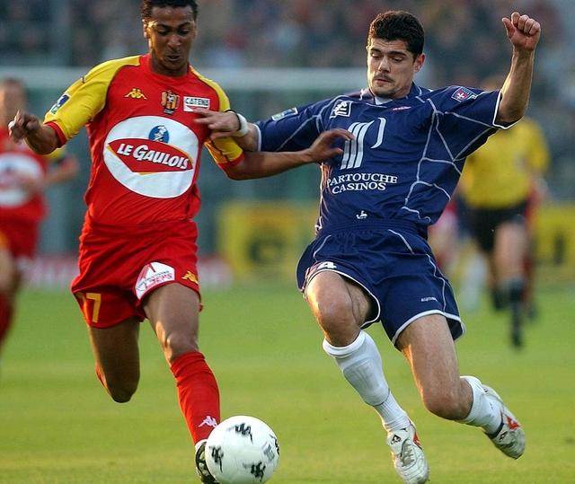 南特队员庆祝球队进球乐观向前,期待更好表现的简单介绍 南特队员庆祝球队进球乐观向前,期待更好表现的简单介绍