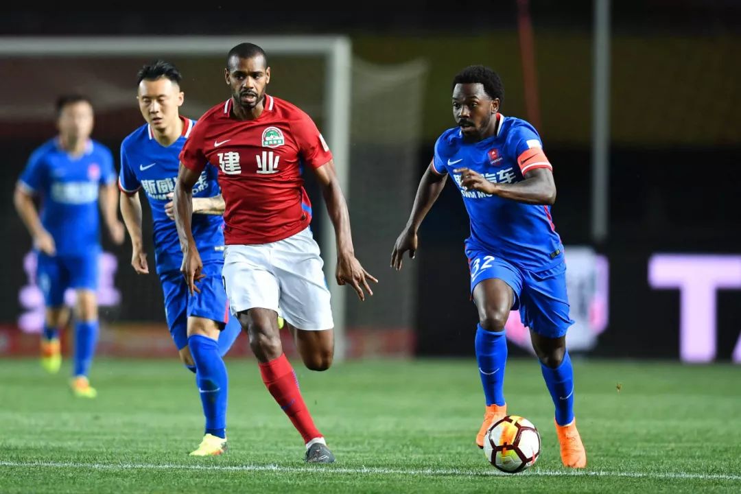 河南建业主场不敌重庆斯威,连续两轮失利 河南建业主场不敌重庆斯威,连续两轮失利