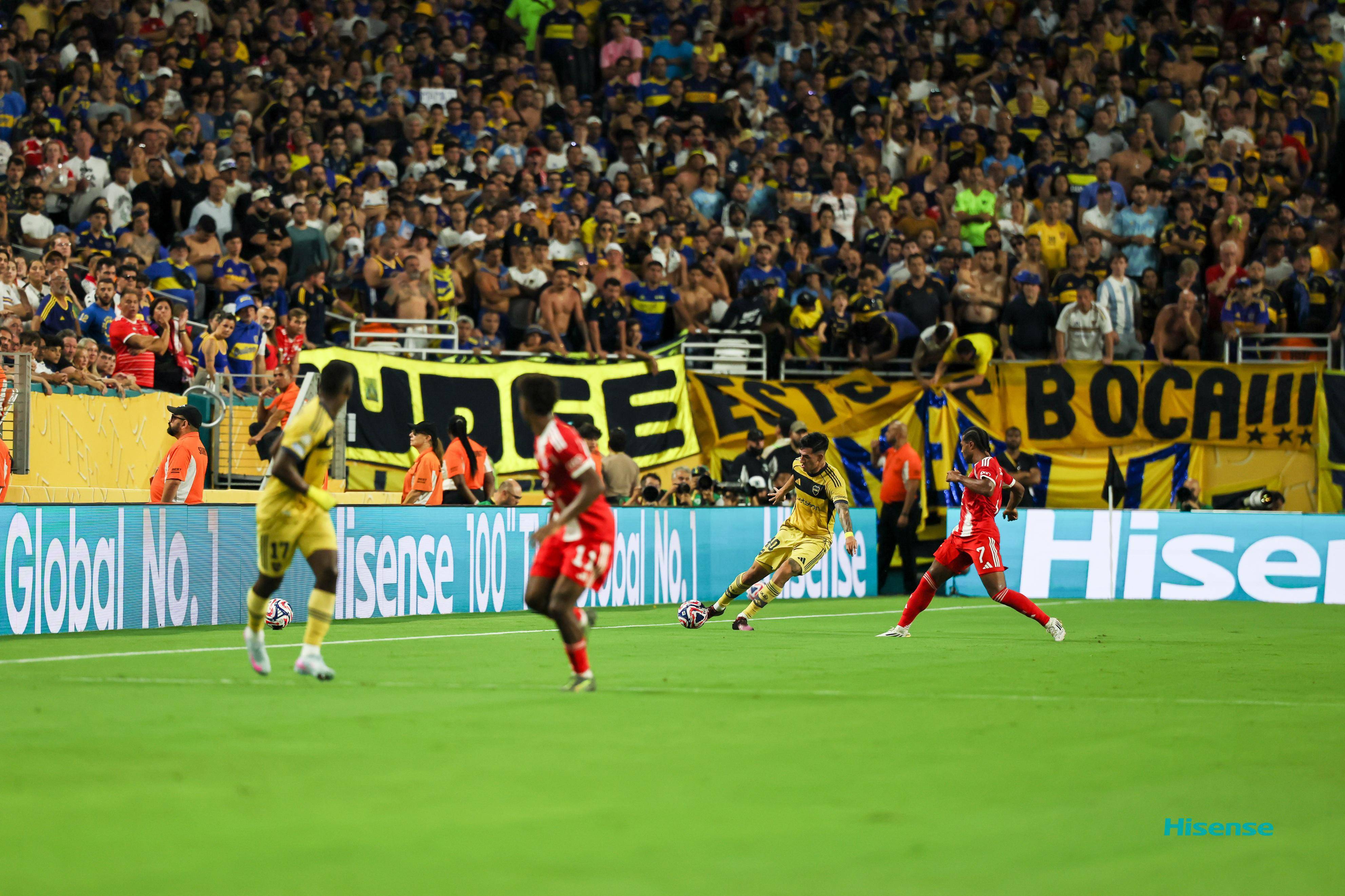 瑞士球员破门,带领德甲球队完成逆转 瑞士球员破门,带领德甲球队完成逆转