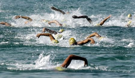 新西兰选手突破游泳世界纪录 新西兰选手突破游泳世界纪录