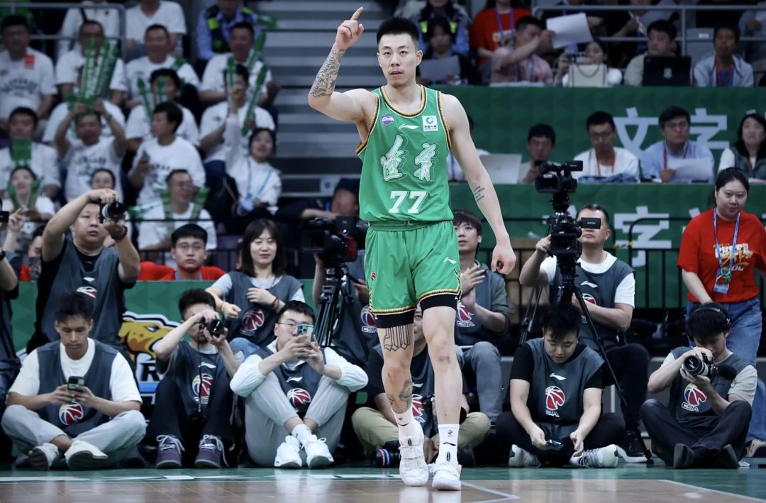 南方球队实力横扫对手，取得重要胜利的简单介绍