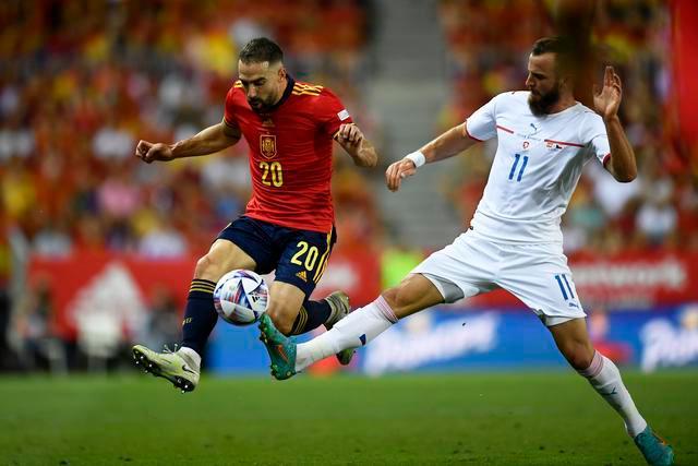 西班牙队再胜一仗,欧预赛晋级希望大增 西班牙队再胜一仗,欧预赛晋级希望大增