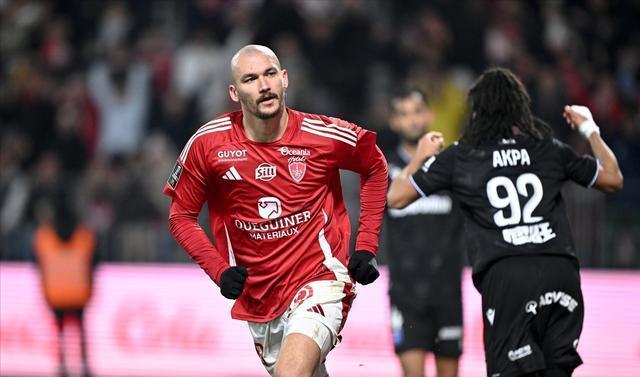 布雷斯特主场取得一分,保持不败战绩 布雷斯特主场取得一分,保持不败战绩