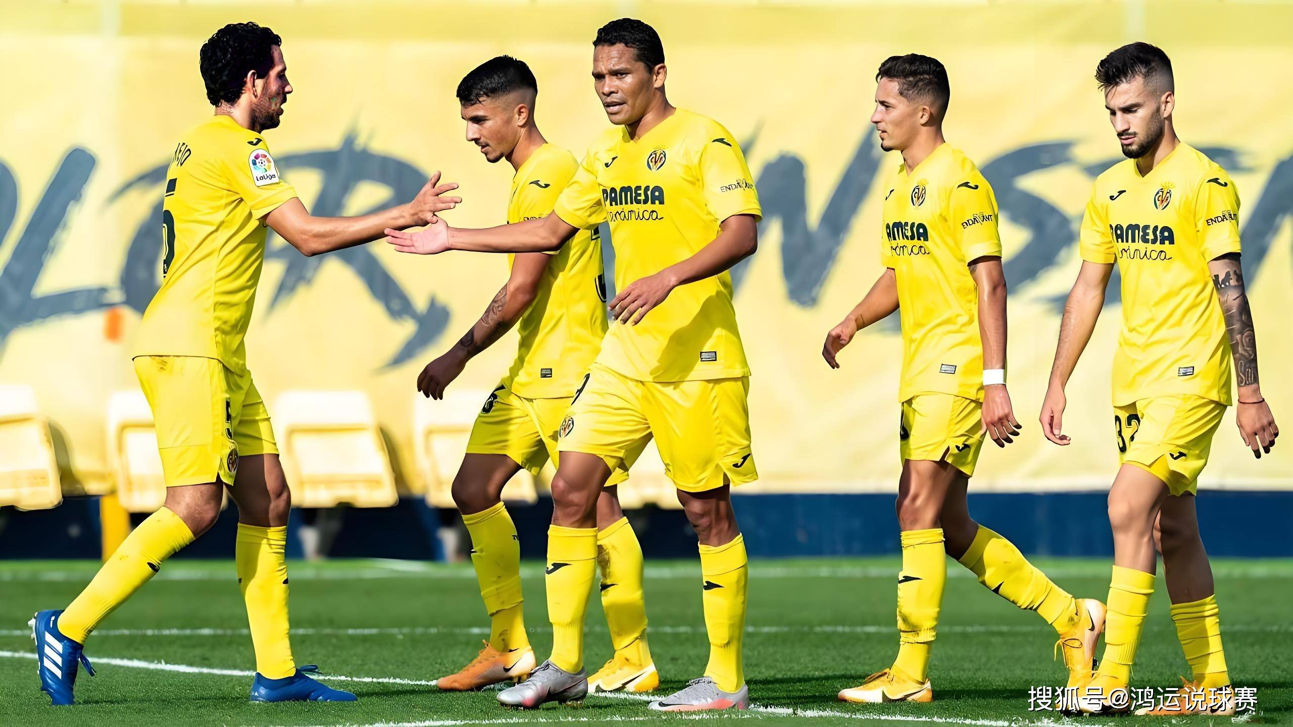 某一球队确定了明天的首发阵容,球员们信心十足 某一球队确定了明天的首发阵容,球员们信心十足