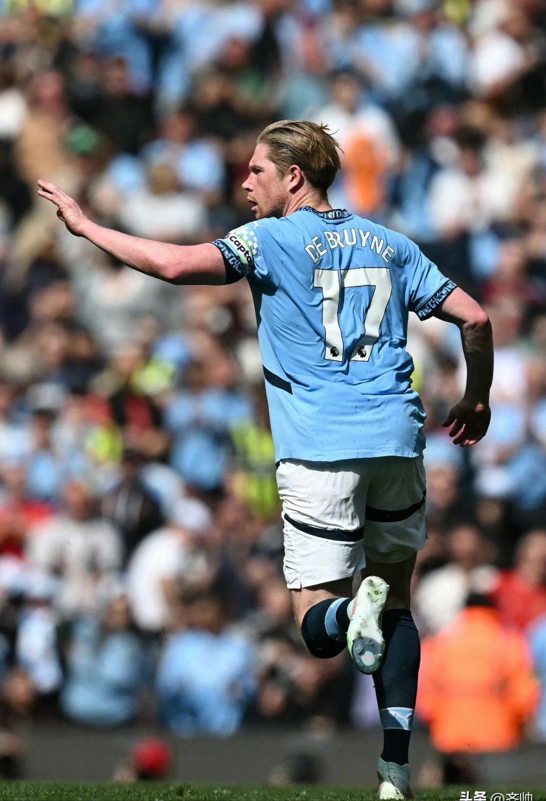 欧洲足坛巨星伤愈复出,球队士气大振的简单介绍 欧洲足坛巨星伤愈复出,球队士气大振的简单介绍