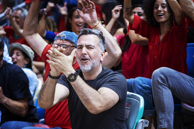 足球赛季开始后,球迷们非常兴奋 足球赛季开始后,球迷们非常兴奋