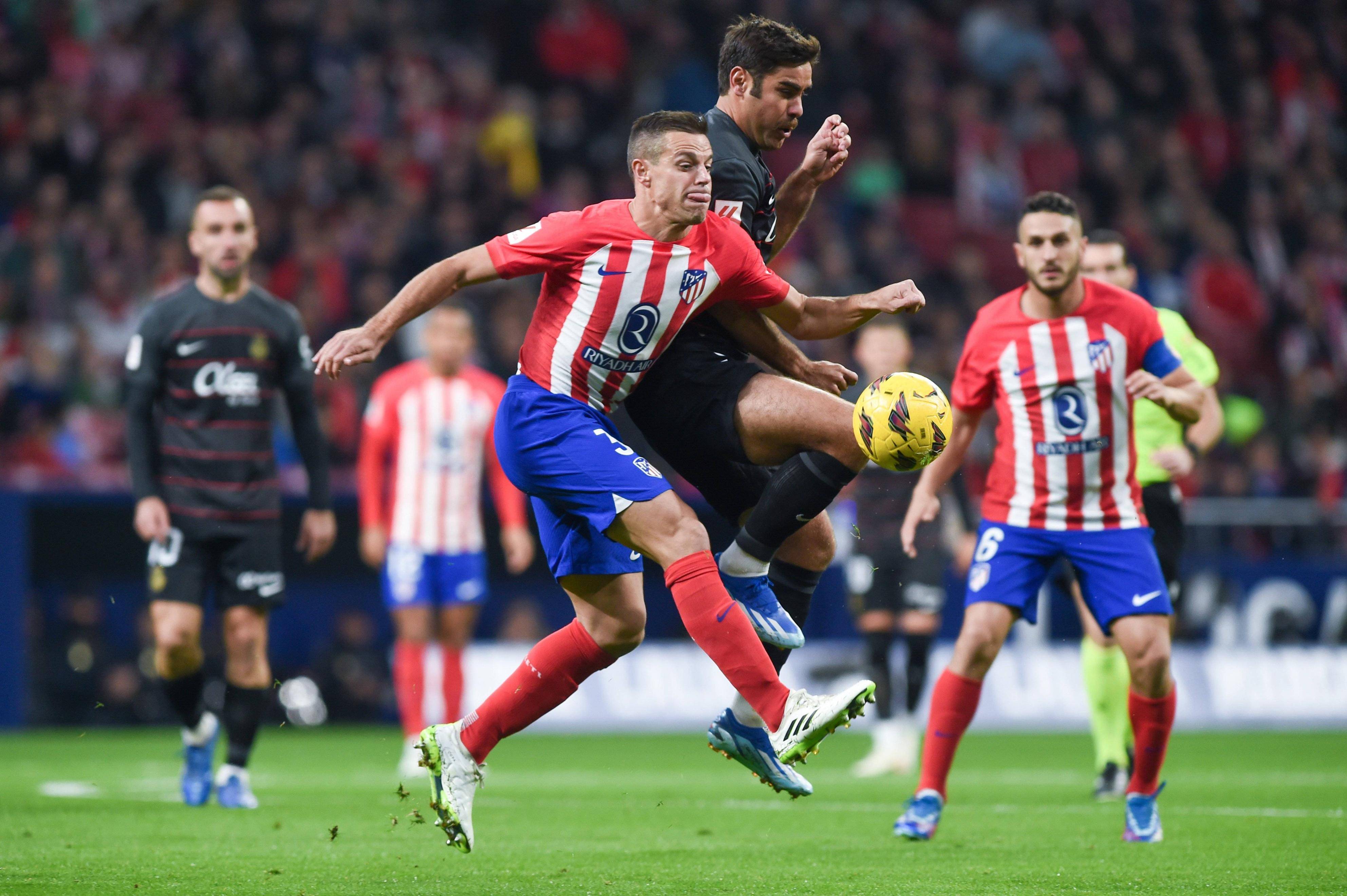 西甲豪门争霸激烈,各队战术不同 西甲豪门争霸激烈,各队战术不同