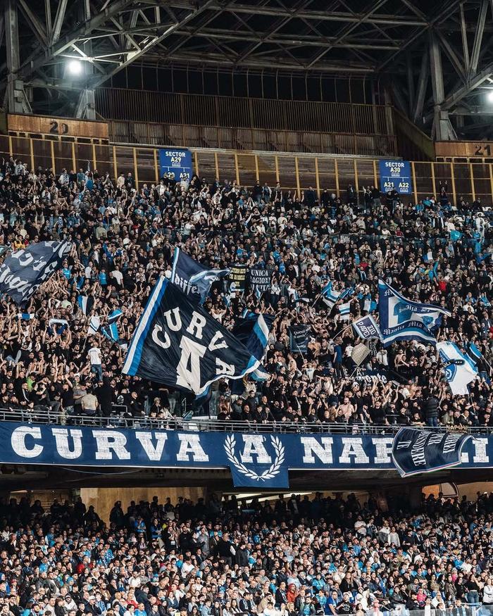 意大利足球联赛：那不勒斯2-0击败都灵，取得胜利