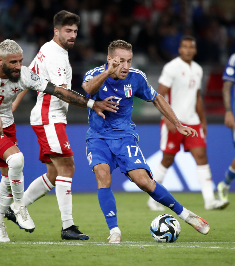 欧预赛淘汰赛拉开序幕,悬念千钧一发 欧预赛淘汰赛拉开序幕,悬念千钧一发