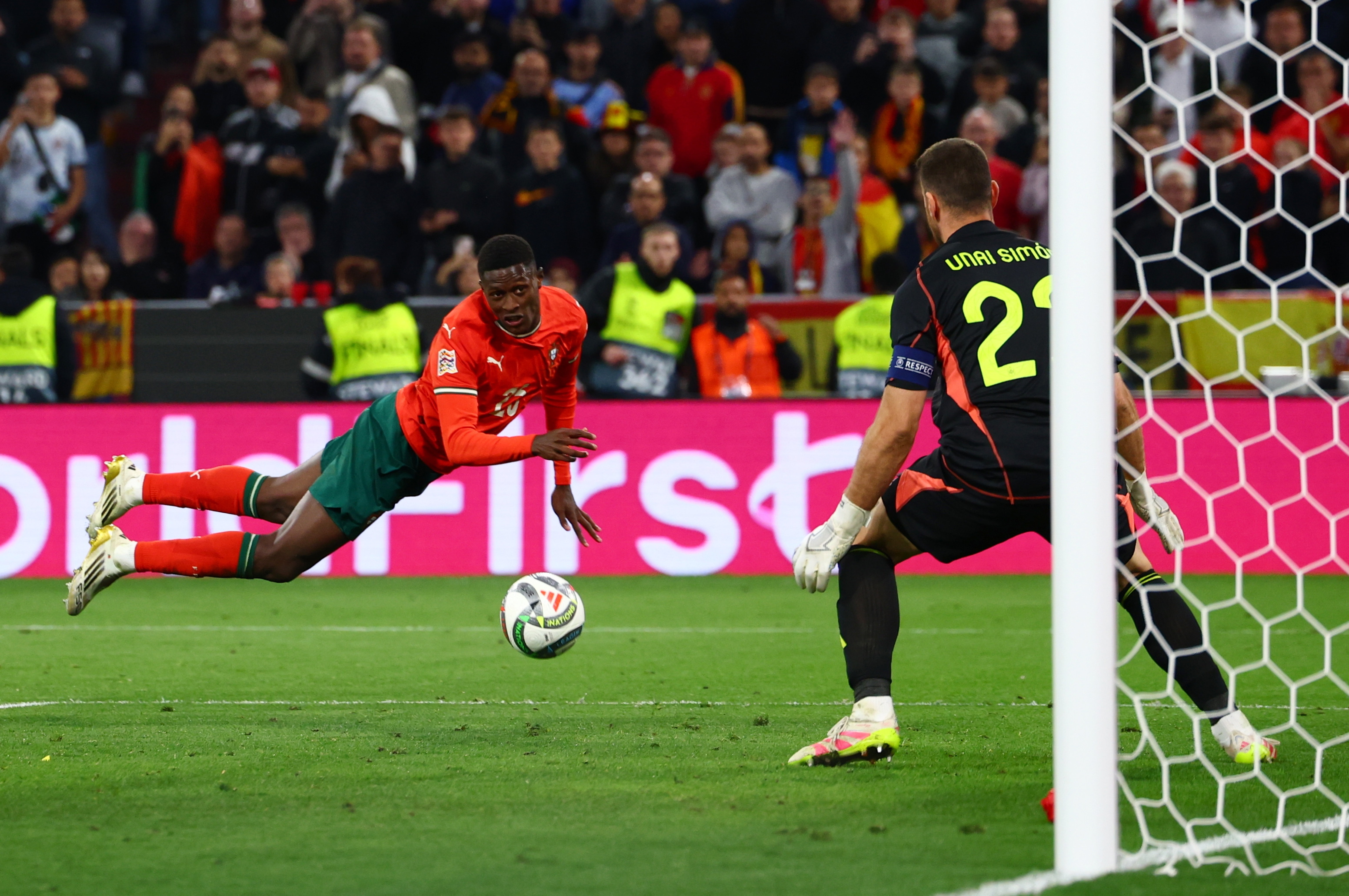 葡萄牙锋线陷入伤病困扰,欧国杯前景蒙上一层阴霾 葡萄牙锋线陷入伤病困扰,欧国杯前景蒙上一层阴霾