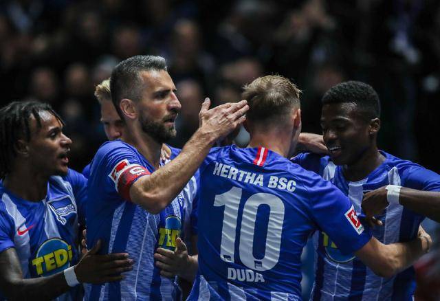 包含柏林赫塔客场胜出，弗赖堡难逃失利的词条