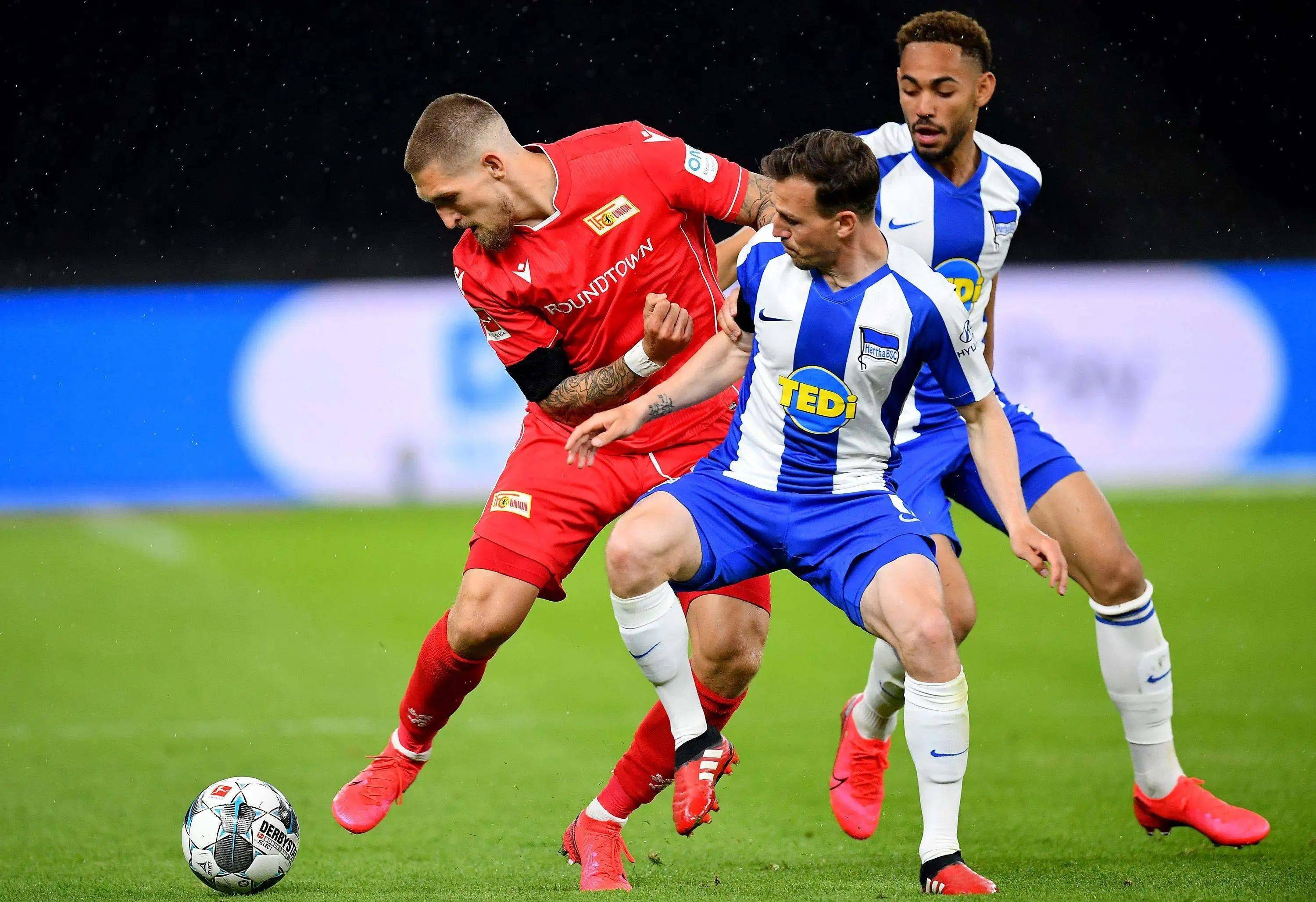 包含柏林赫塔客场胜出，弗赖堡难逃失利的词条