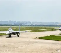 朗斯面对强敌,全队备战齐心协力的简单介绍 朗斯面对强敌,全队备战齐心协力的简单介绍