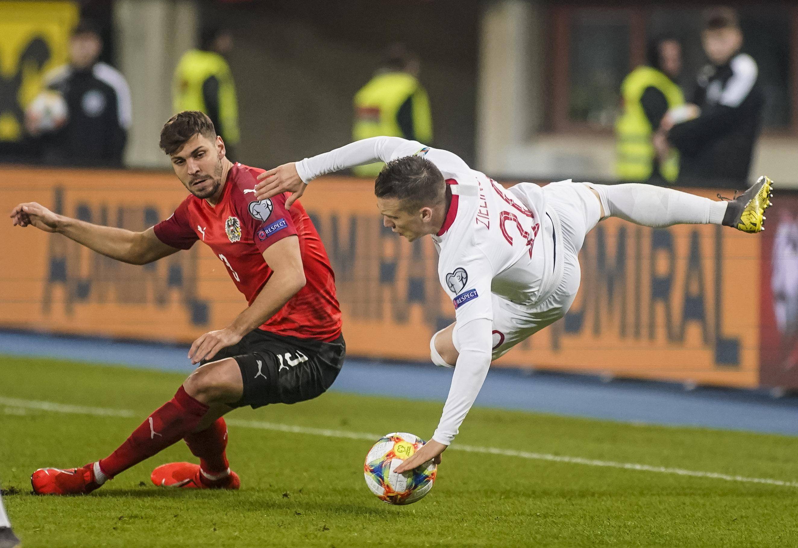 冰岛国家队在欧锦赛中晋级,斩获胜利 冰岛国家队在欧锦赛中晋级,斩获胜利