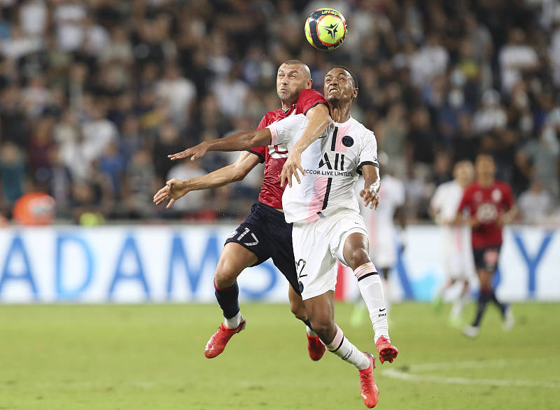 里尔客场横扫，领跑地位再度稳固