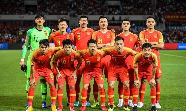 开云体育下载-国内足球联赛各队实力悬殊，演绎不同精彩