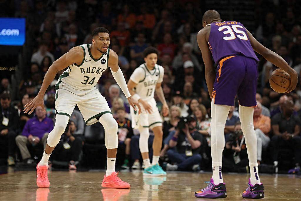 包含3塑雄鹿球员联手挂帅，力克太阳队的词条