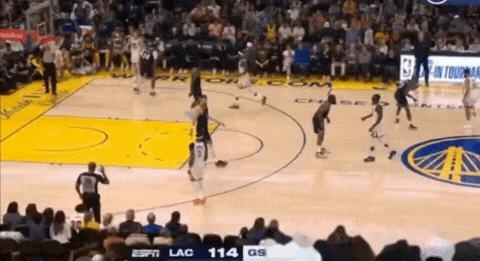 快船内线防守高效,对手得分受到限制 快船内线防守高效,对手得分受到限制