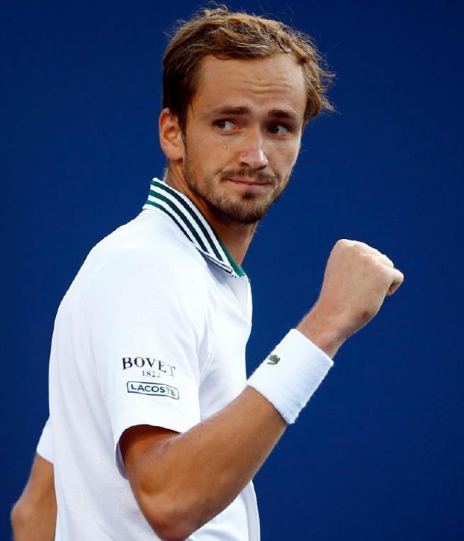 BRO轻取DRX，Uzi极限生还后反打峡谷大战八强赛，强势挺进下一轮的简单介绍