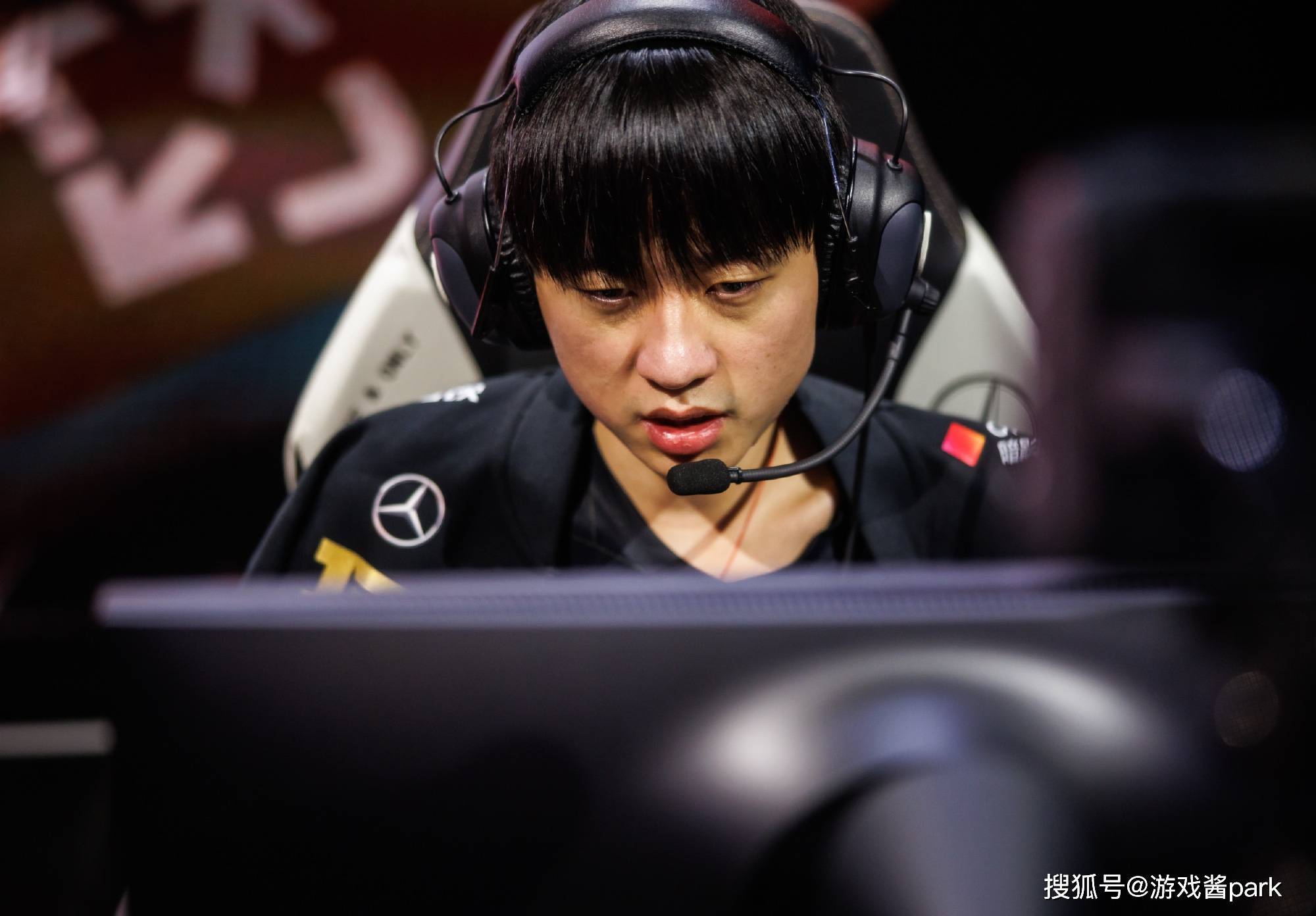 RNG翻盘BRO，Doinb关键团战开团秒人顶尖较量八强赛，点燃全场激情