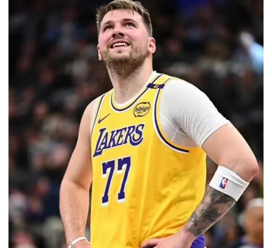 开云体育下载-詹姆斯独得40分，湖人击败爵士