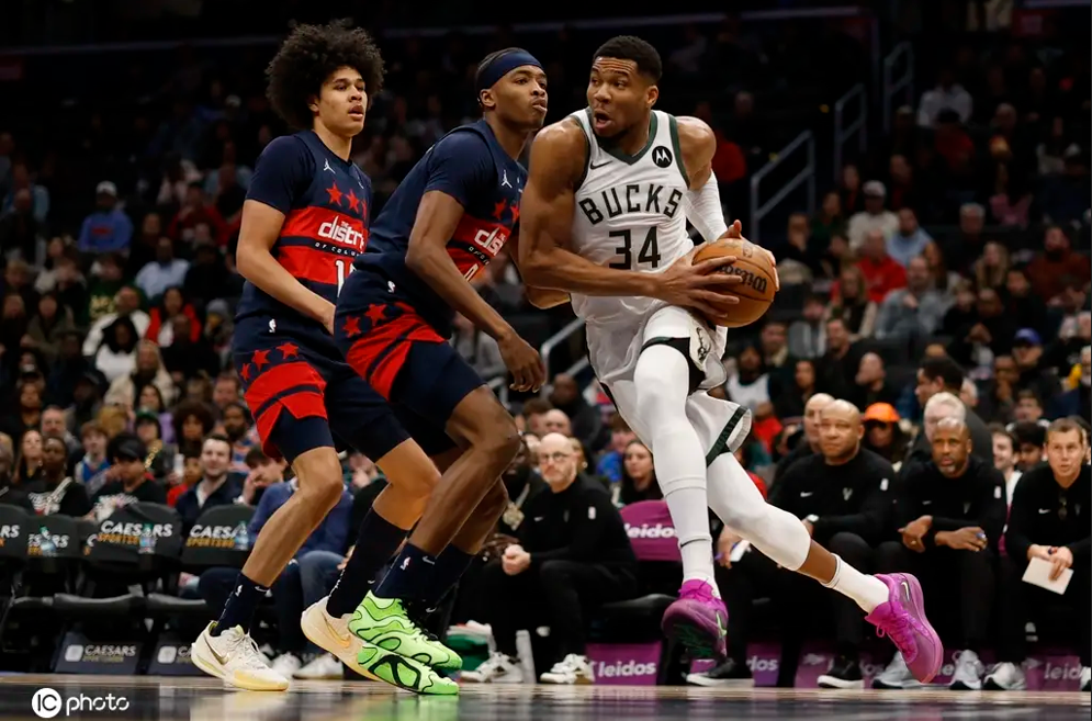 开云体育中国-雄鹿主场告捷，击败76人