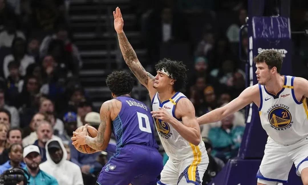 尼克斯客场不敌黄蜂,遭遇四连败 尼克斯客场不敌黄蜂,遭遇四连败