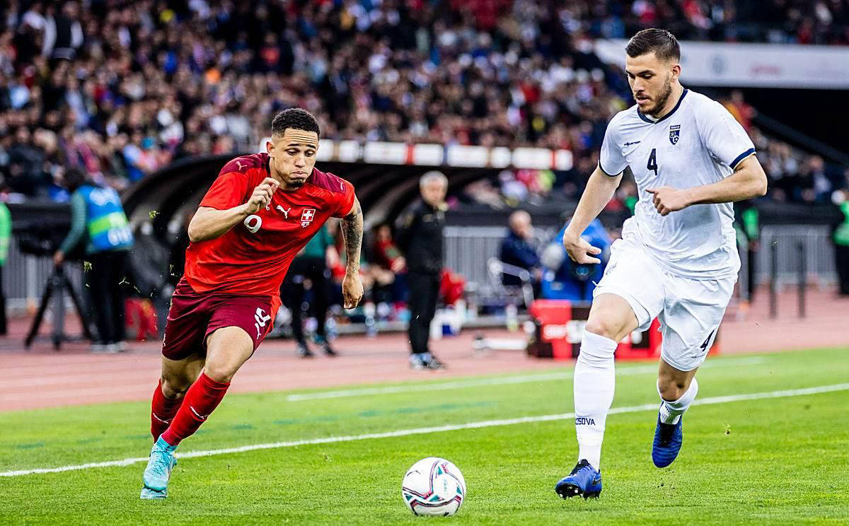 开云体育下载-瑞典队实现胜利，保持晋级希望