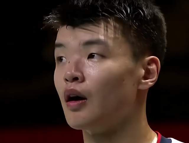 包含泰国队逆转马来西亚队，黄鸭组合统治全场的词条